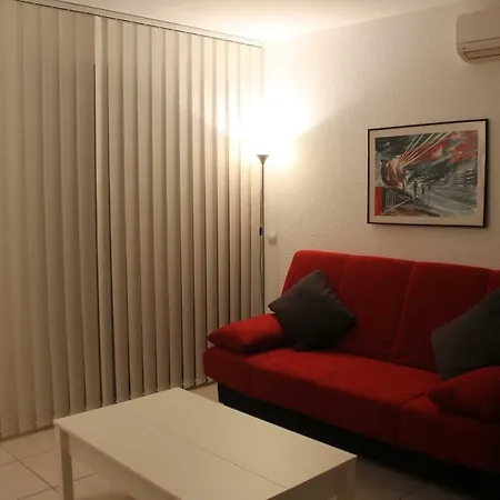 Absolute Apartment *